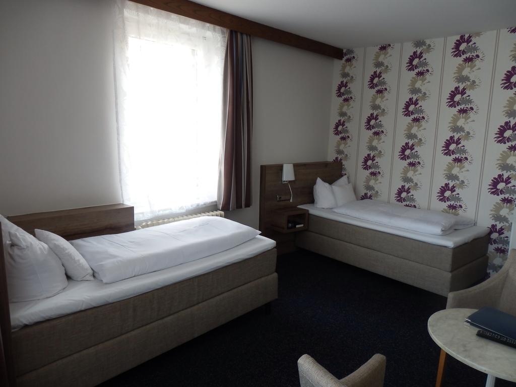Hotel Rheinischer Hof Bad Breisig Quarto foto